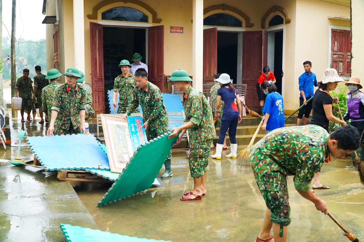 Trường học Nghệ An bị ảnh hưởng mưa lũ: Nước rút đến đâu, dọn dẹp đến đó - Ảnh minh hoạ 6