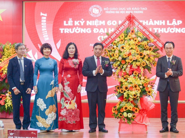  Trường Đại học Ngoại thương long trọng kỷ niệm 60 năm ngày thành lập