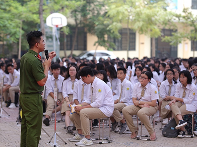 Hà Nội tăng cường bảo đảm an toàn, an ninh trường học
