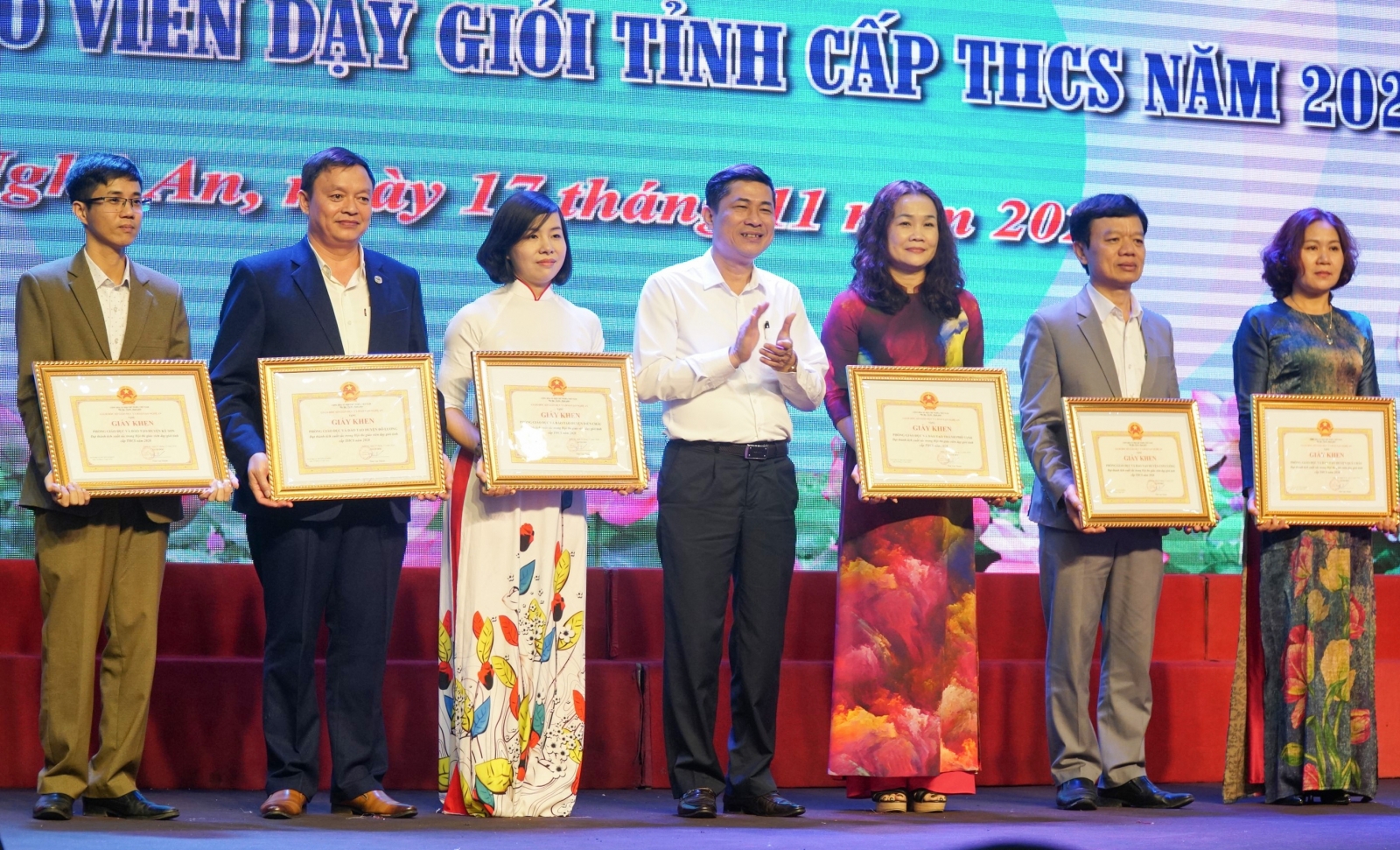 Nghệ An: Nhiều giáo viên dạy giỏi tỉnh cấp THCS là người dân tộc thiểu số - Ảnh minh hoạ 4