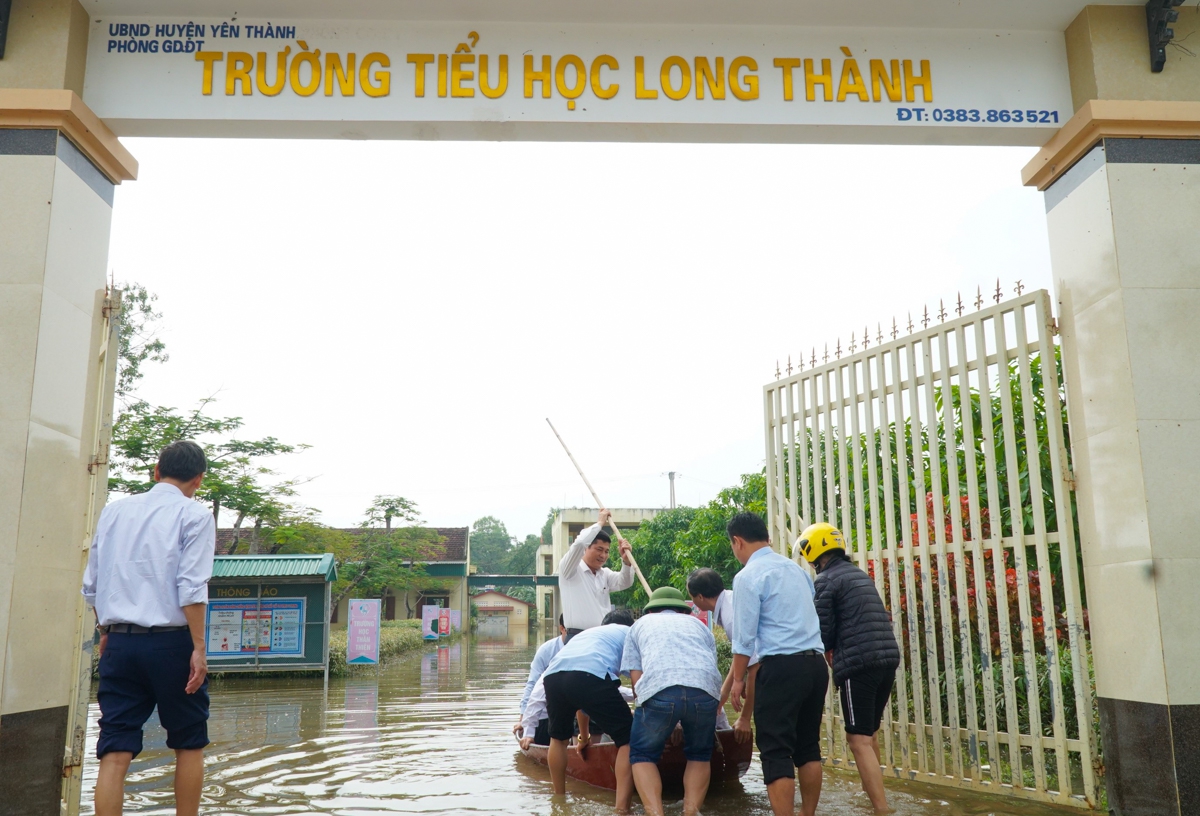 Trường học Nghệ An bị ảnh hưởng mưa lũ: Nước rút đến đâu, dọn dẹp đến đó - Ảnh minh hoạ 8