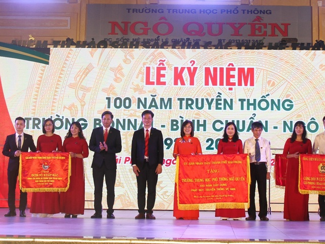 Thứ trưởng Nguyễn Hữu Độ dự Lễ kỷ niệm 100 năm thành lập Trường THPT Ngô Quyền