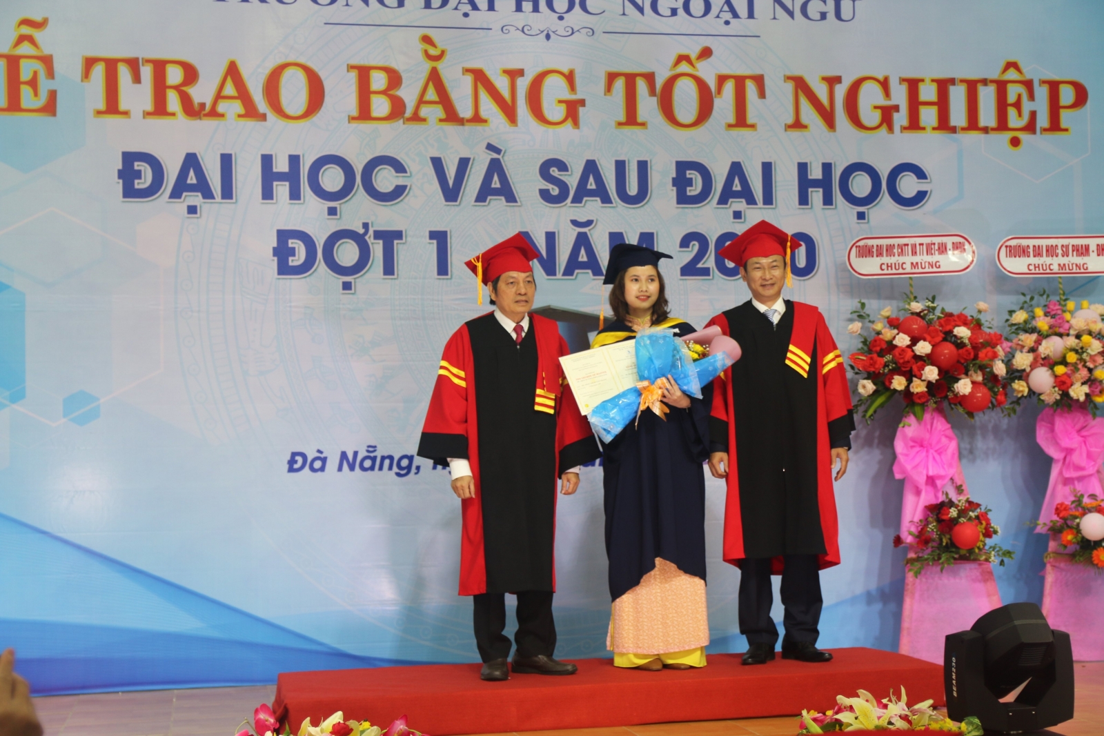 Trường ĐH Ngoại ngữ (ĐH Đà Nẵng) Trao bằng tốt nghiệp đợt I năm 2020 - Ảnh minh hoạ 3