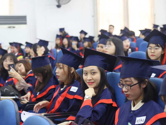 Trường ĐH Ngoại ngữ (ĐH Đà Nẵng) Trao bằng tốt nghiệp đợt I năm 2020