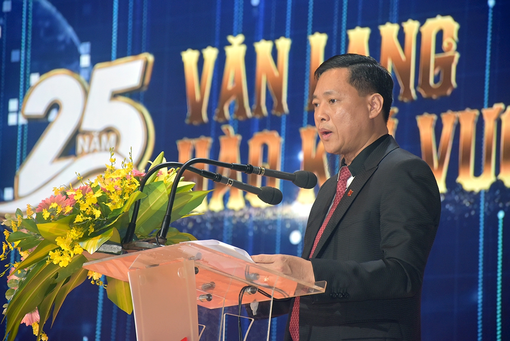 Trường ĐH Văn Lang đón nhận Huân chương Lao động hạng Ba - Ảnh minh hoạ 7