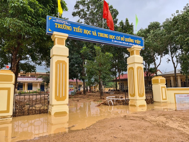 Học sinh miền núi Quảng Trị chưa thể trở lại trường sau mưa lũ