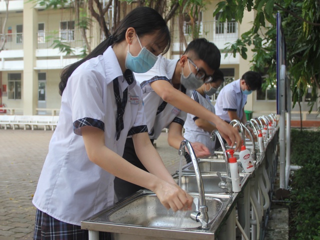 TP.HCM: Khuyến khích học sinh đeo khẩu trang trong lớp học