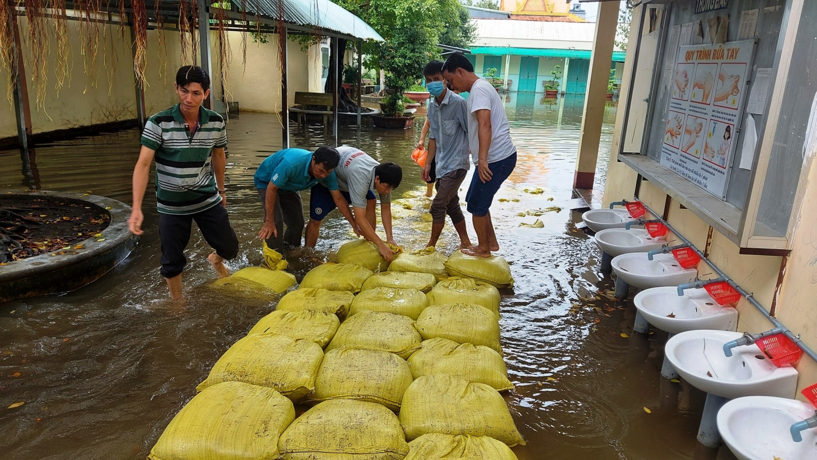 Trường học “khát” sân chơi, bãi tập - Ảnh minh hoạ 3