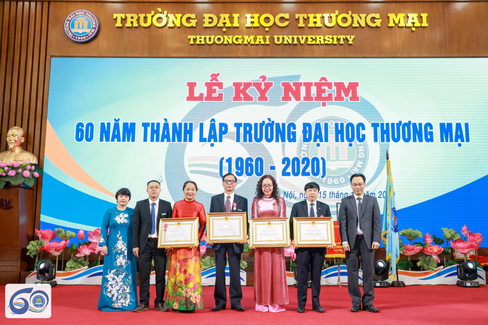 Trường Đại học Thương mại nhận Cờ thi đua của Chính phủ nhân 60 năm thành lập - Ảnh minh hoạ 4