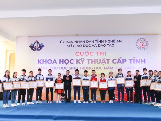 Nghệ An: Cả 2 dự án được chọn thi KHKT quốc gia đều của học sinh THCS