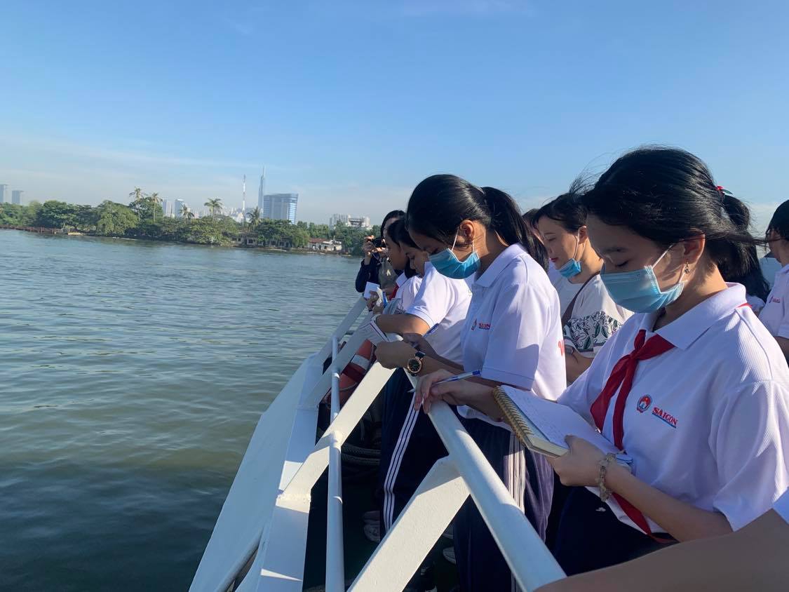 Trải nghiệm đi tàu cao tốc trên sông Sài Gòn khơi cảm hứng văn chương - Ảnh minh hoạ 5