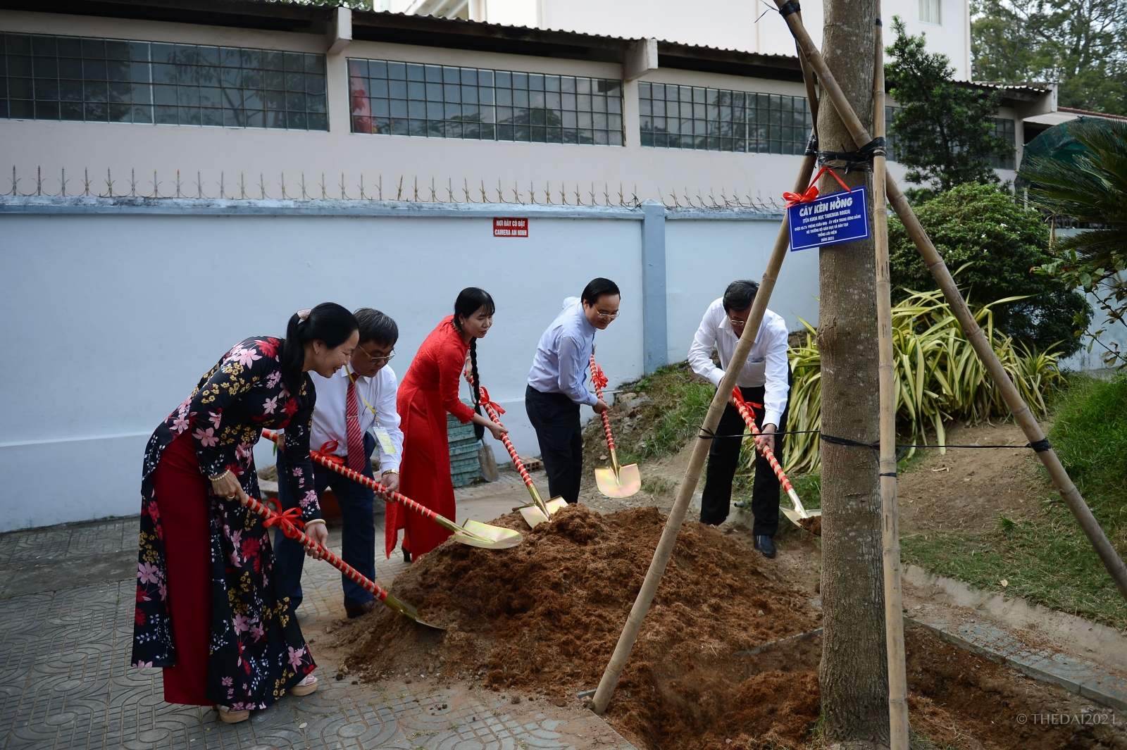 Bộ trưởng Phùng Xuân Nhạ thăm một số cơ sở GD tại Trà Vinh - Ảnh minh hoạ 6