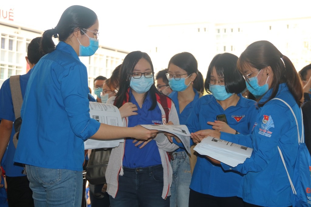 Hàng nghìn GV, SV y khoa tình nguyện tham gia phòng chống dịch Covid-19 - Ảnh minh hoạ 2