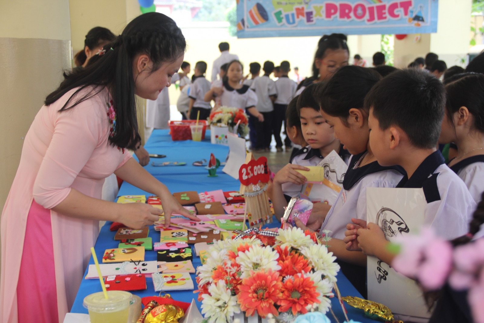 TP.HCM: Nhiều trường tạm dừng hoạt động hội Xuân để phòng dịch Covid-19 - Ảnh minh hoạ 4