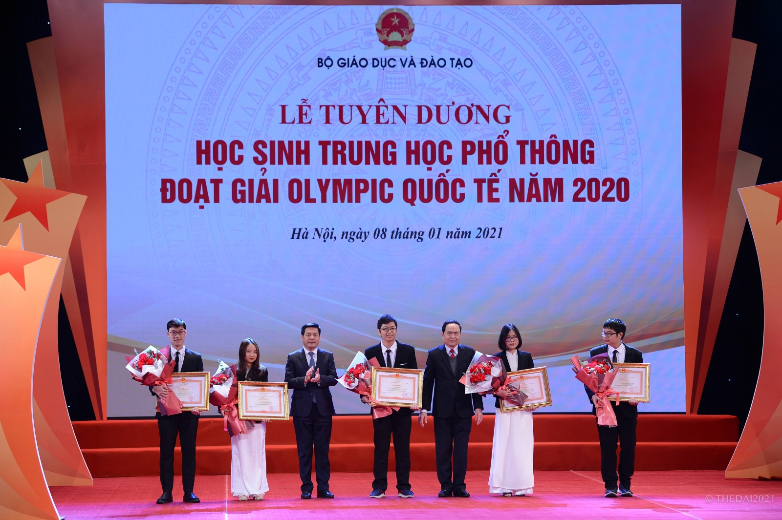 Lễ tuyên dương HS đoạt giải Olympic - sự kiện ý nghĩa trong năm học 