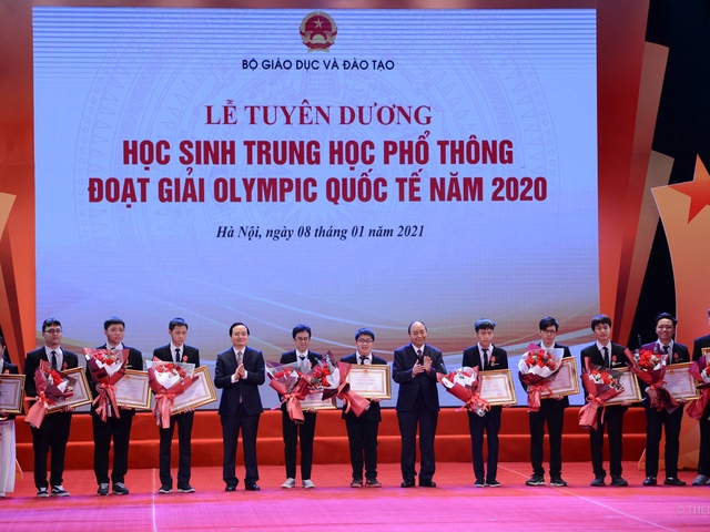 Lễ tuyên dương HS đoạt giải Olympic - sự kiện ý nghĩa trong năm học "đặc biệt"