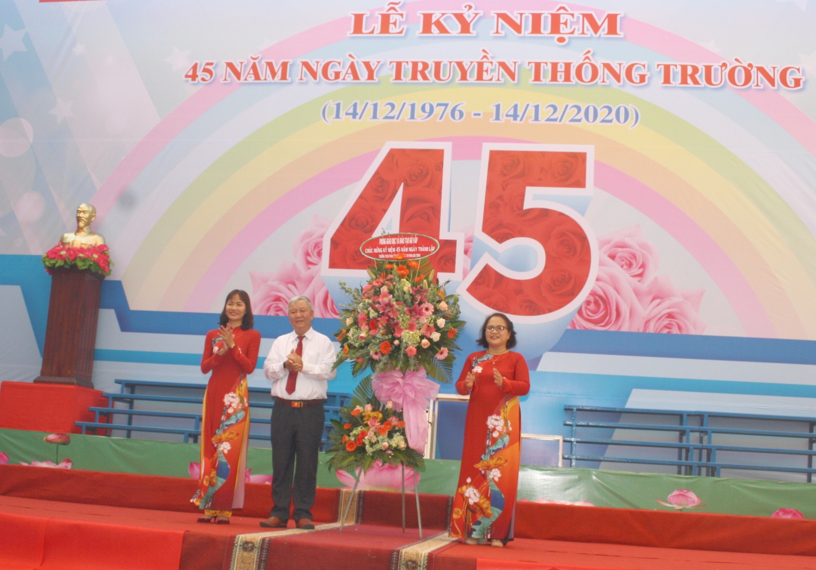TP.HCM: Tự hào 45 năm ngày truyền thống Trường Phan Tây Hồ - Ảnh minh hoạ 2