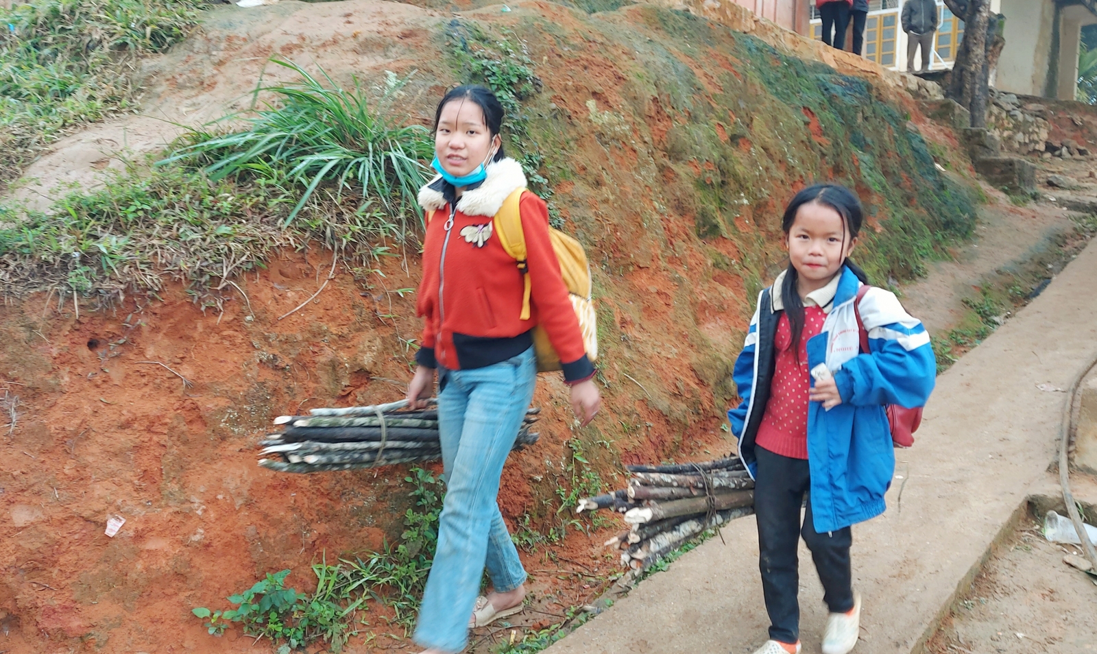 Nghệ An: Giữ học sinh bán trú ở lại trường tránh rét - Ảnh minh hoạ 2