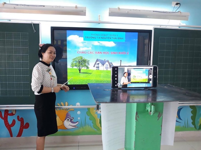 TP.HCM: Trường tiểu học chọn khung thời gian phù hợp để dạy học trực tuyến
