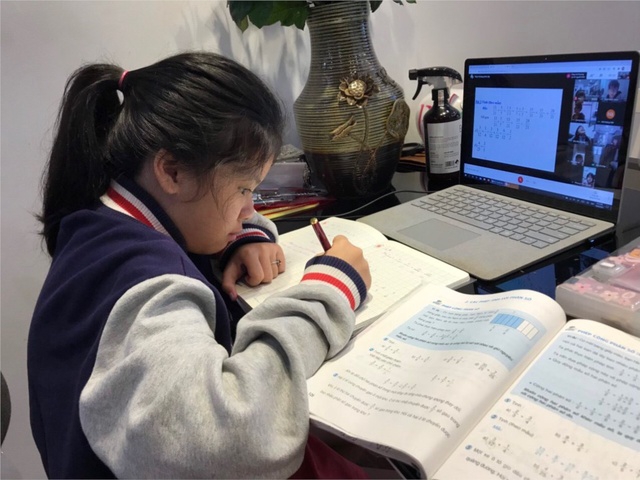 Hà Nội: Vượt khó dạy học trực tuyến cho học sinh lớp 1