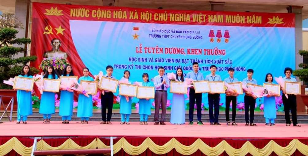 Trường THPT Chuyên Hùng Vương: Tự hào ngôi trường mang tên Quốc Tổ - Ảnh minh hoạ 4