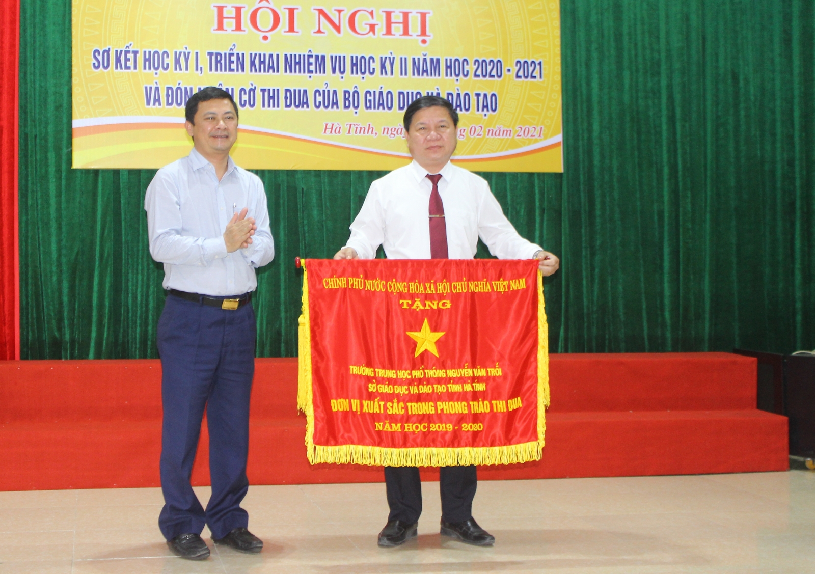 Ngành Giáo dục Hà Tĩnh đón nhận cờ thi đua của Bộ GD&ĐT - Ảnh minh hoạ 5