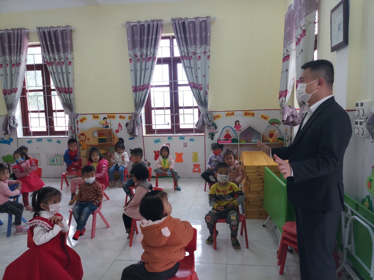 Bắc Giang giám sát chặt chẽ công tác phòng dịch trong trường học - Ảnh minh hoạ 3