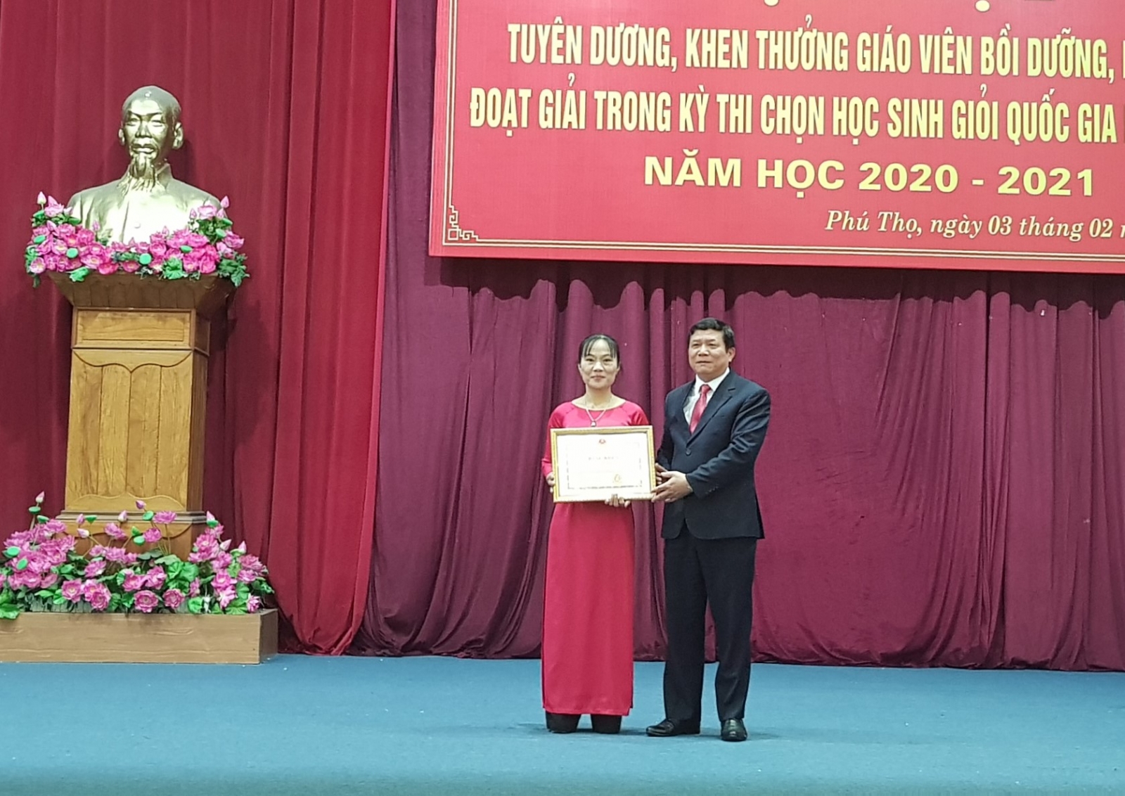 Phú Thọ: Khen thưởng giáo viên bồi dưỡng, học sinh giỏi quốc gia - Ảnh minh hoạ 2