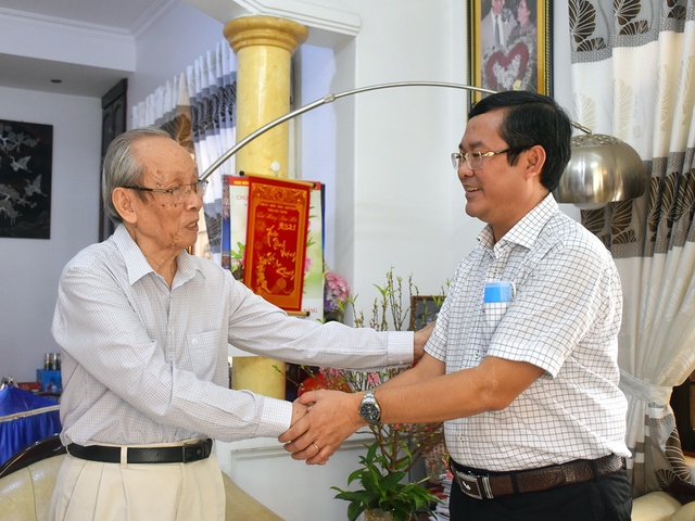 Thứ trưởng Nguyễn Văn Phúc chúc Tết nguyên lãnh đạo Bộ GD&ĐT tại TPHCM