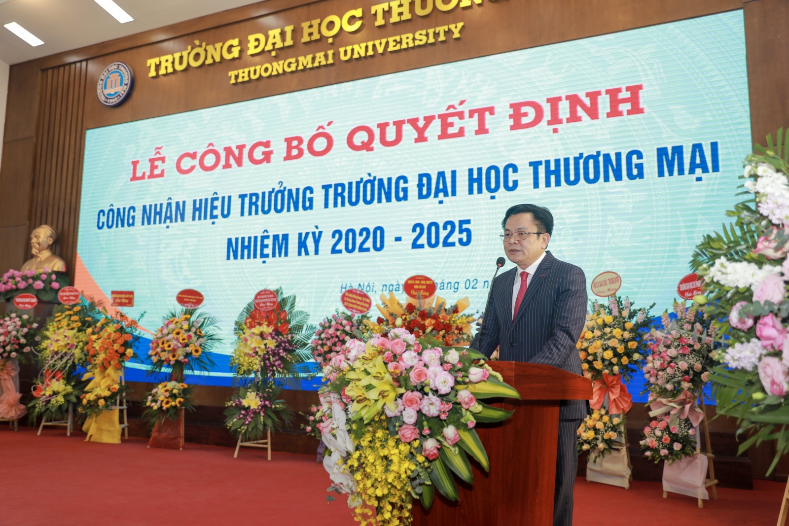 Trường ĐH Thương Mại có tân hiệu trưởng - Ảnh minh hoạ 3