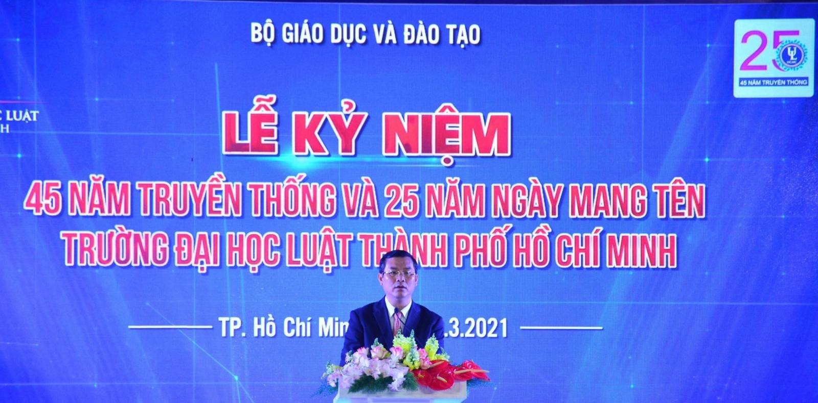 Trường ĐH Luật TP.HCM kỉ niệm 45 năm ngày truyền thống và 25 năm đổi tên trường - Ảnh minh hoạ 2