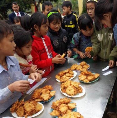 Bữa ăn bán trú - giải pháp “vàng” duy trì sĩ số vùng cao - Ảnh minh hoạ 2