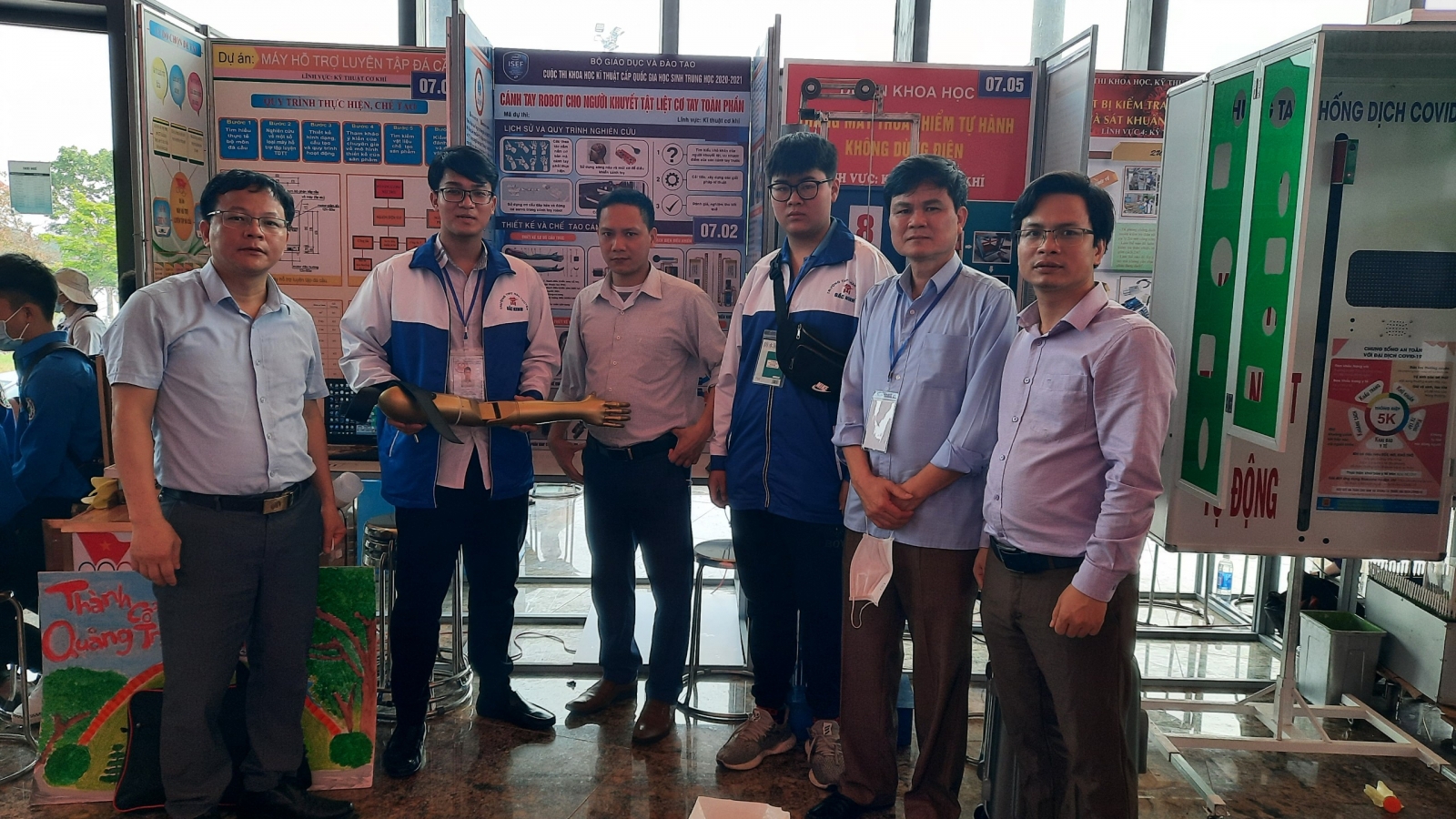 HS Bắc Ninh đạt giải Nhất thi KHKT quốc gia với dự án "cánh tay robot"