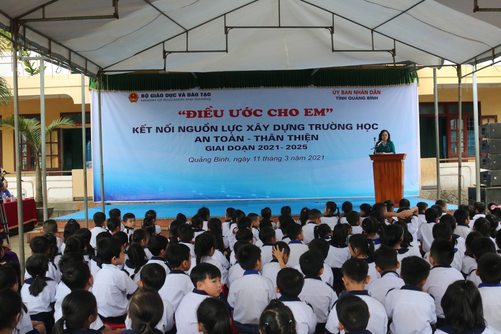 “Điều ước cho em” đến với học sinh miền núi Quảng Bình