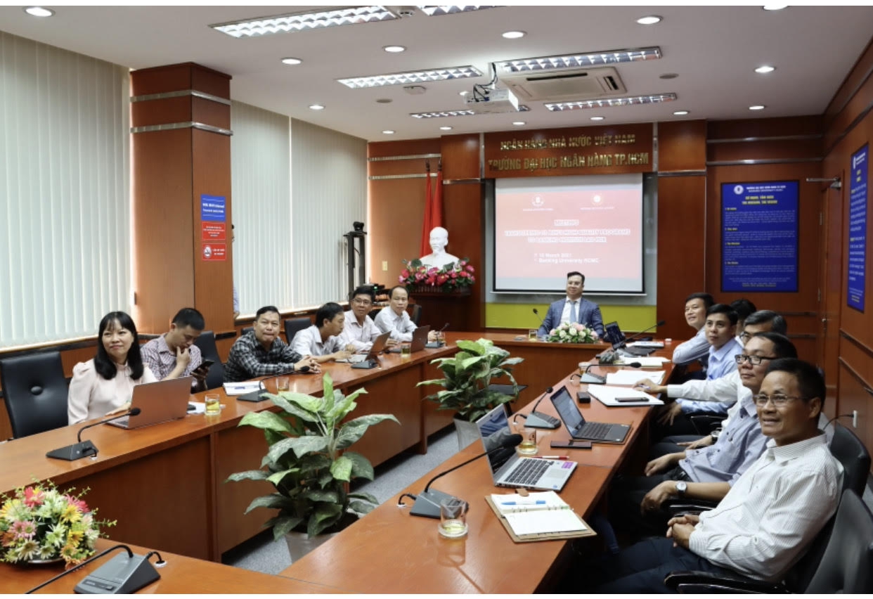 BUH xuất khẩu 3 chương trình đào tạo cho Học viện Ngân hàng Lào