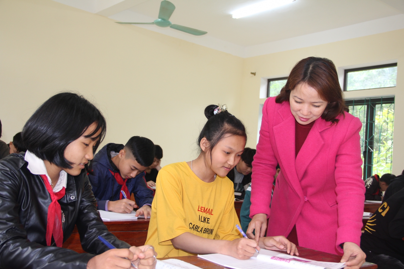 Chức danh nghề nghiệp giáo viên Hà Tĩnh: Tăng lương ít nhất từ 0,01% trở lên