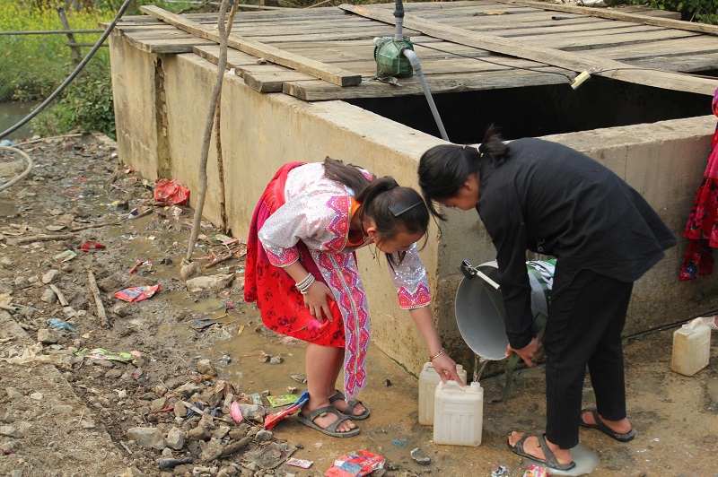 “Vượt cạn” trên cao nguyên đá