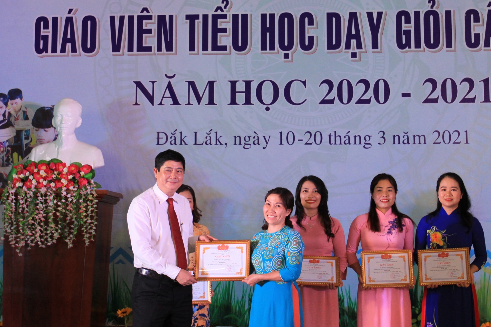 Đắk Lắk: 177 giáo viên tiểu học đạt danh hiệu dạy giỏi cấp tỉnh - Ảnh minh hoạ 2