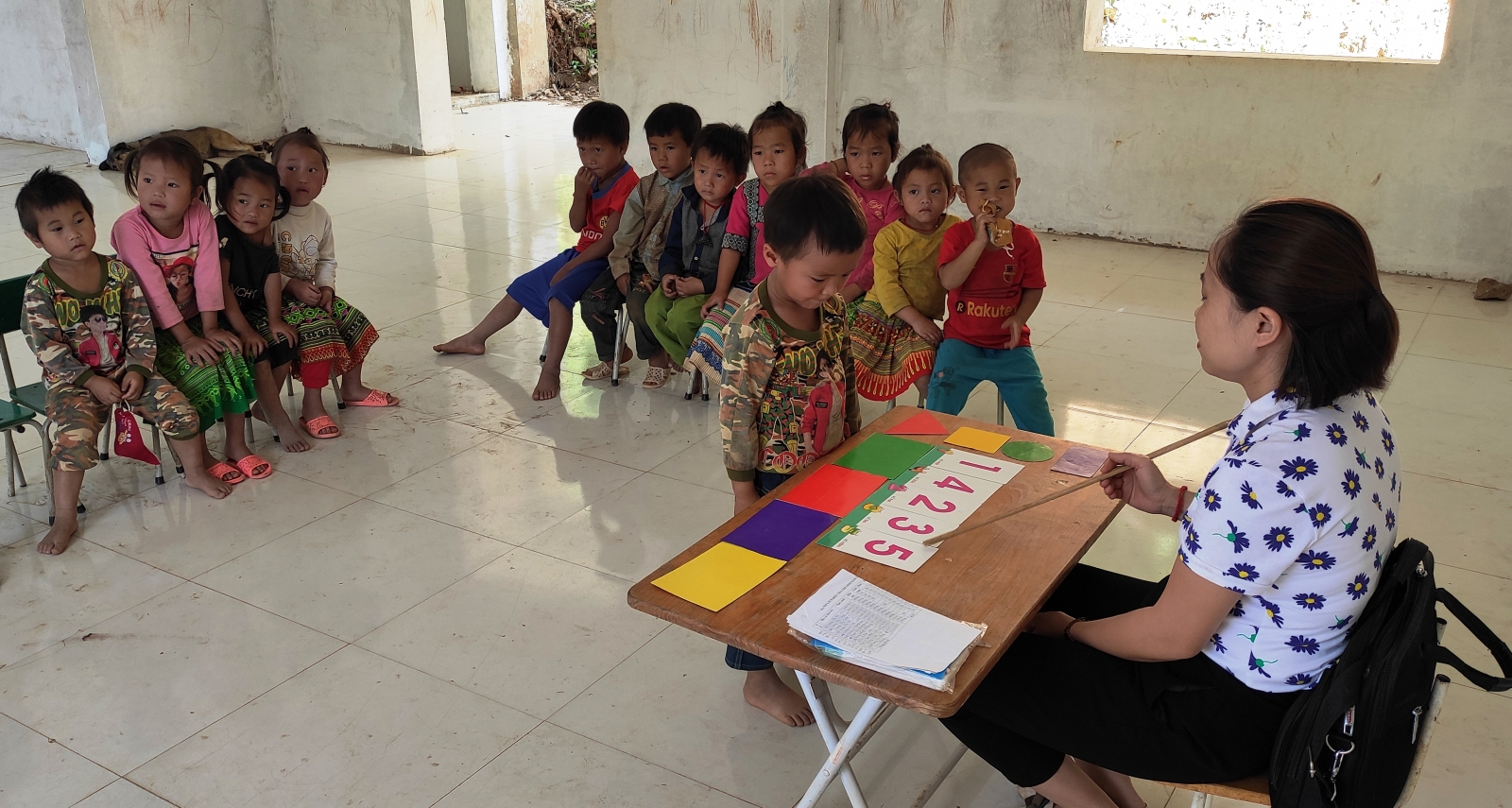 Cho trẻ mẫu giáo làm quen với tiếng Anh: Băn khoăn tuyển dụng giáo viên - Ảnh minh hoạ 4