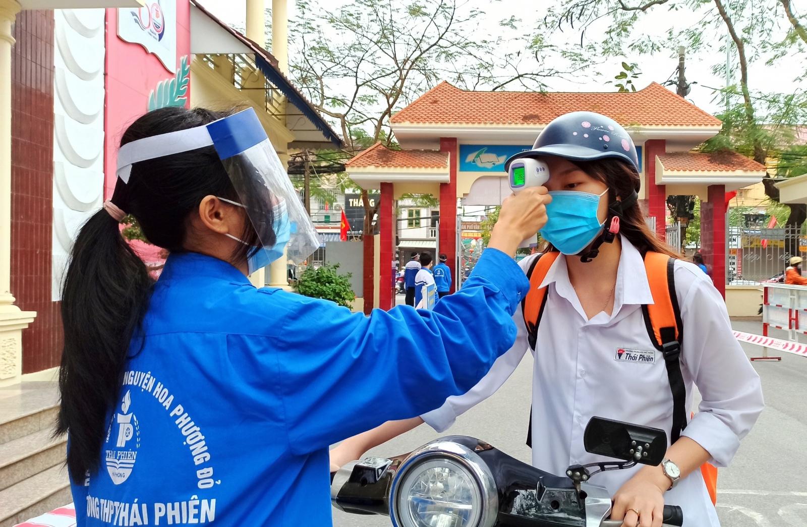 Học sinh Hải Phòng vui mừng trở lại trường sau kỳ nghỉ rất dài phòng dịch - Ảnh minh hoạ 8