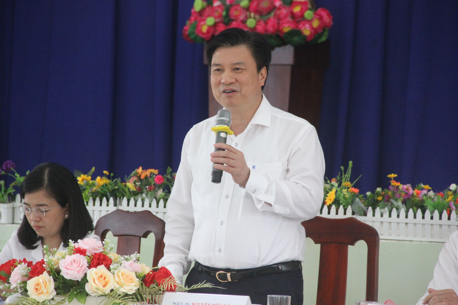 Thứ trưởng Nguyễn Hữu Độ khảo sát thực hiện chương trình GDPT 2018 tại TPHCM