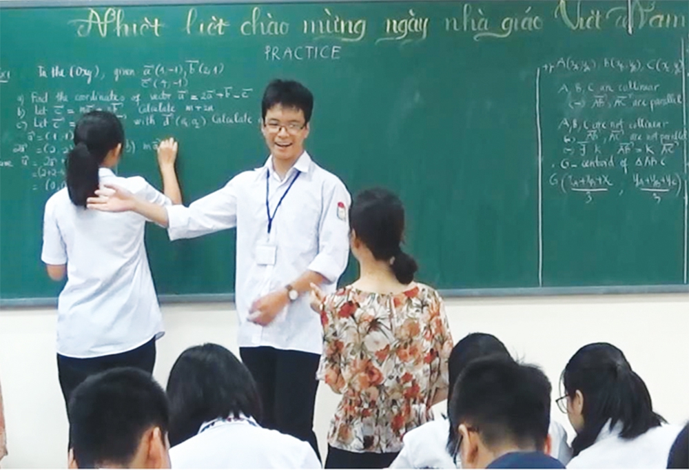 Dạy học song ngữ môn Toán: Nhiều rào cản cần tháo gỡ - Ảnh minh hoạ 2