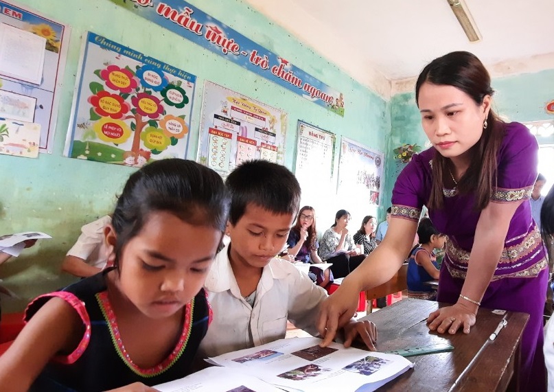 Học sinh Kon Tum thích thú học thực nghiệm tài liệu GD địa phương lớp 2 - Ảnh minh hoạ 4