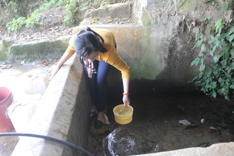 Tủa Chùa - Điện Biên: Trẻ đến trường trong cơn khát nước