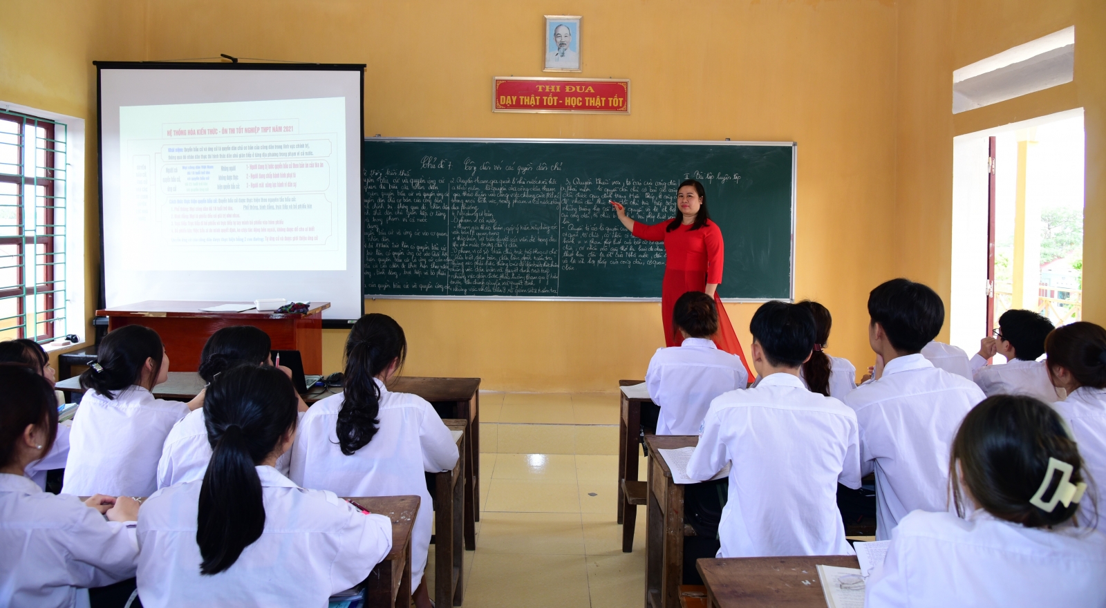 Thực hiện nhóm giải pháp bảo đảm kỳ thi tốt nghiệp THPT an toàn, nghiêm túc - Ảnh minh hoạ 2