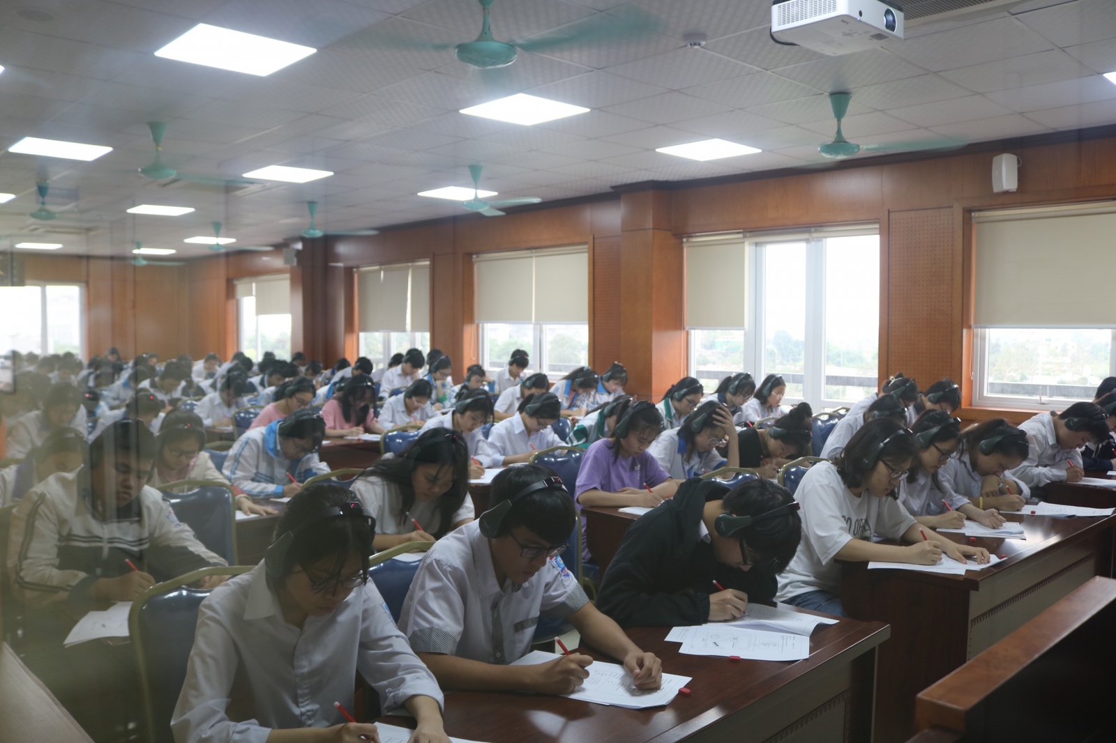 Ninh Bình: Gần 300 em học sinh hào hứng tham gia Ngày hội IELTS DAY