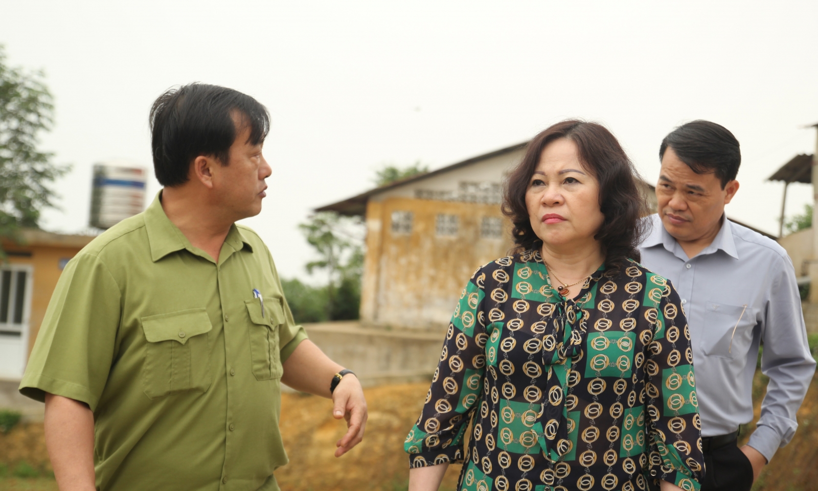 Thứ trưởng Ngô Thị Minh khảo sát nhu cầu đầu tư lớp học tại Điện Biên Đông - Ảnh minh hoạ 3