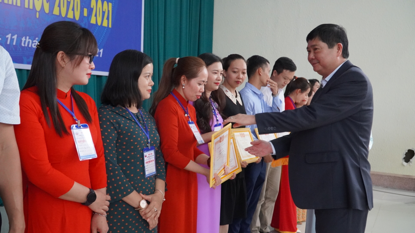Đắk Lắk: Gần 400 giáo viên THCS được công nhận giáo viên dạy giỏi cấp tỉnh - Ảnh minh hoạ 2
