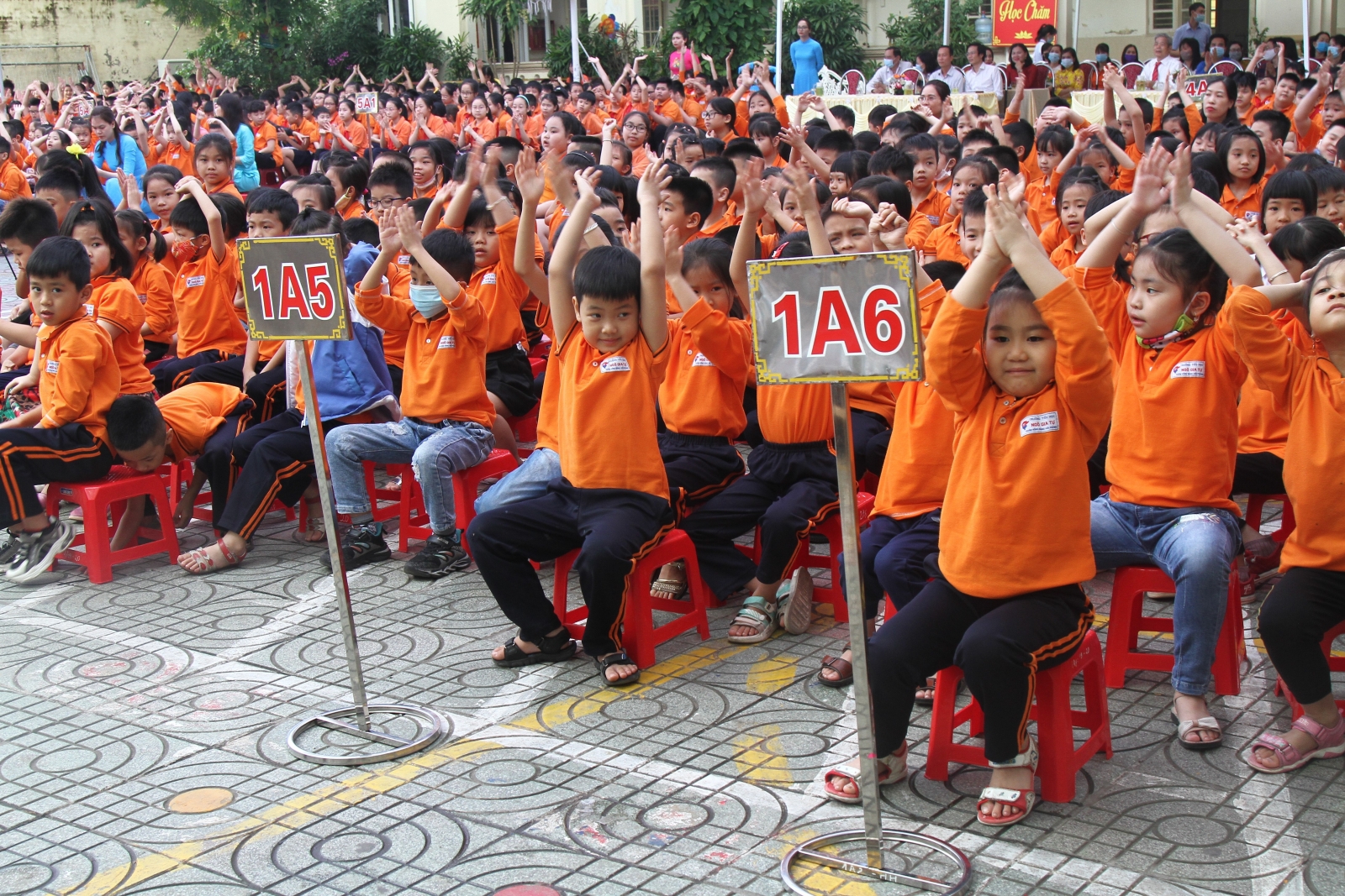 Nhà văn Nguyễn Bích Lan truyền đam mê đọc sách cho hàng nghìn học sinh Hải Phòng