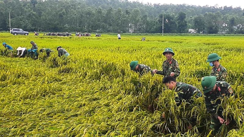 Hà Tĩnh: Huy động lực lượng công an, quân sự 